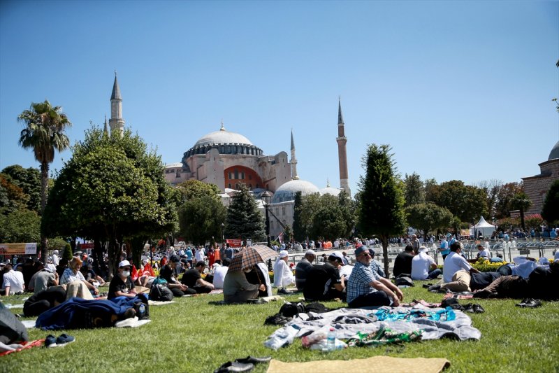 Ayasofya Camii'nde ilk namaz heyecanı 