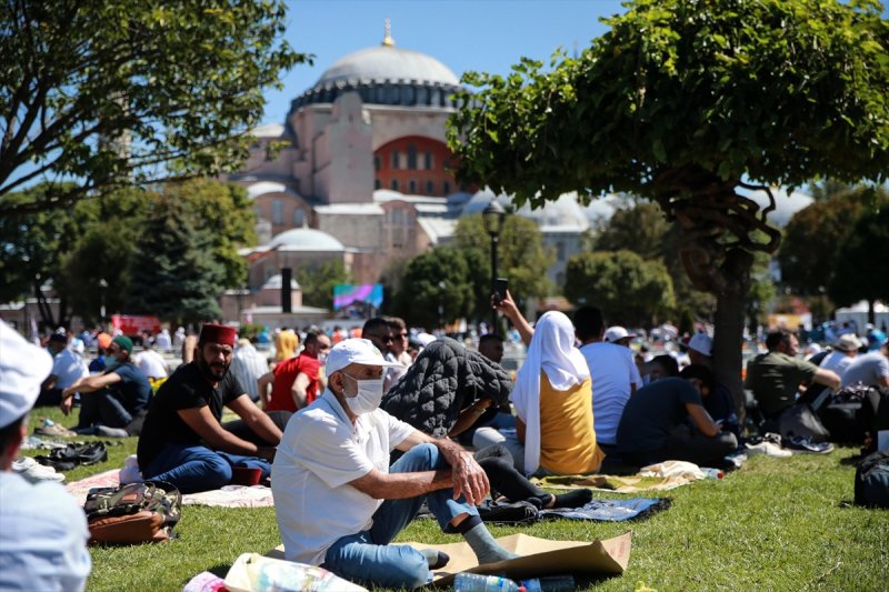 Ayasofya Camii'nde ilk namaz heyecanı 
