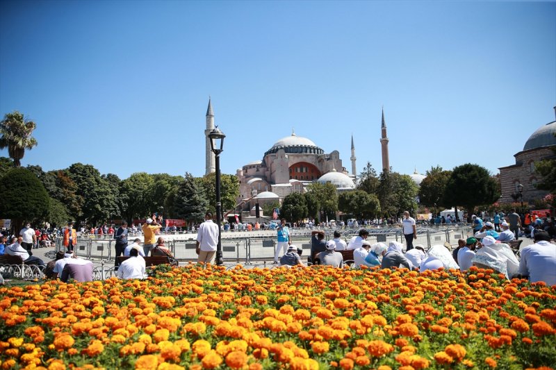 Ayasofya Camii'nde ilk namaz heyecanı 