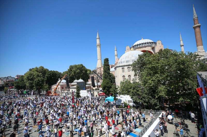Ayasofya Camii'nde ilk namaz heyecanı 