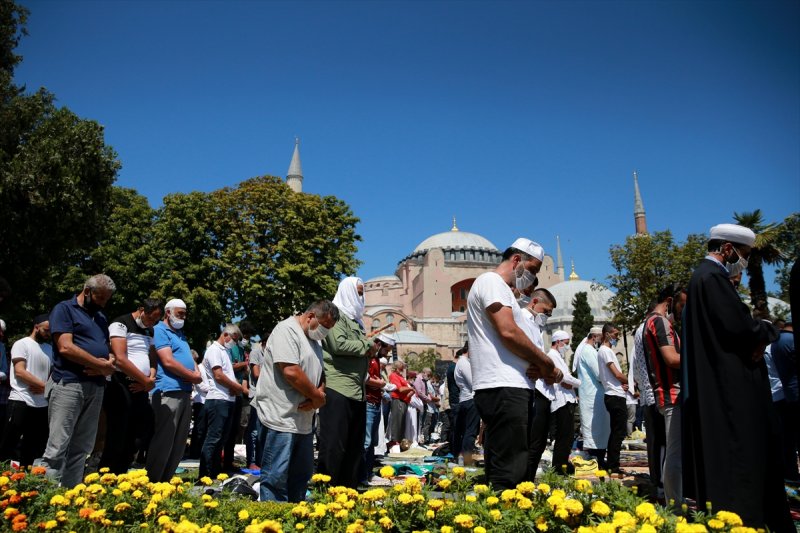 Ayasofya Camii'nde ilk namaz heyecanı 
