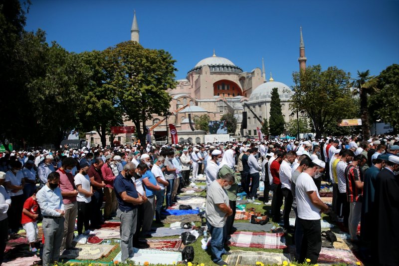 Ayasofya Camii'nde ilk namaz heyecanı 