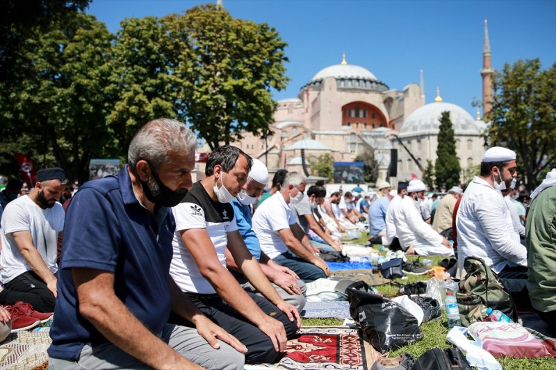 Ayasofya Camii'nde ilk namaz heyecanı 