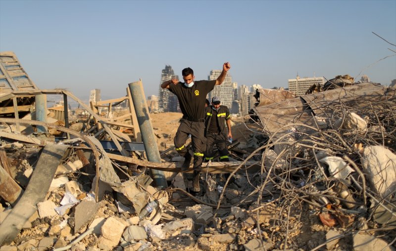 Lübnan'ın can damarı Beyrut Limanı enkaza döndü