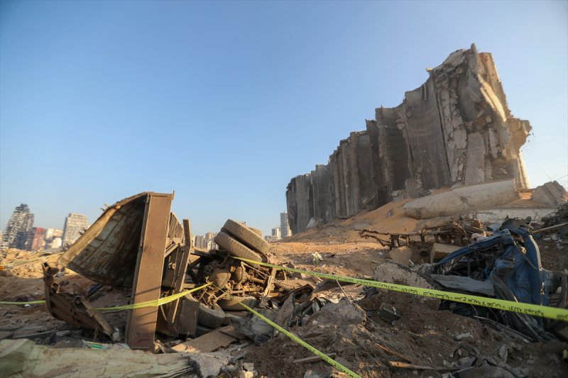 Lübnan'ın can damarı Beyrut Limanı enkaza döndü