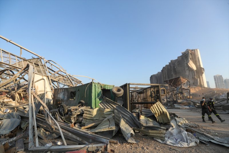 Lübnan'ın can damarı Beyrut Limanı enkaza döndü