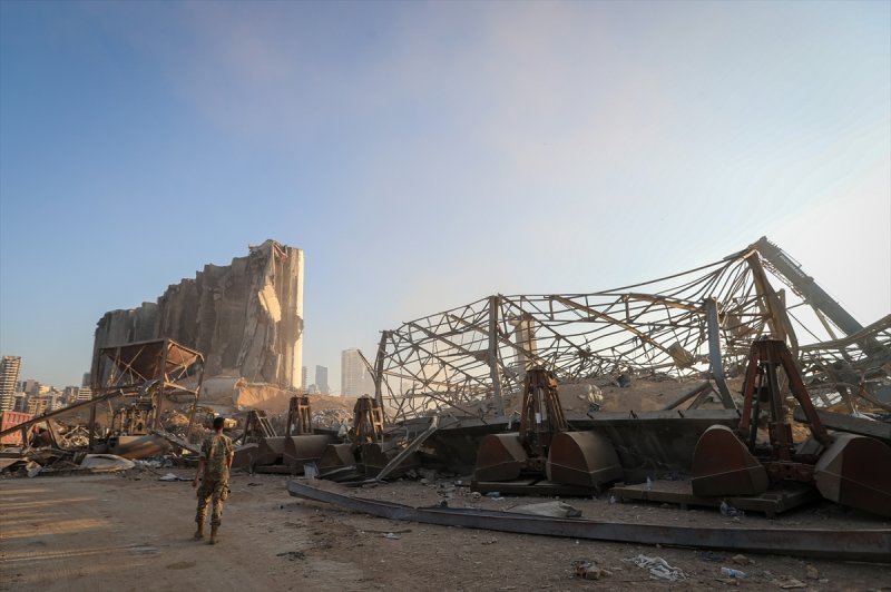 Lübnan'ın can damarı Beyrut Limanı enkaza döndü