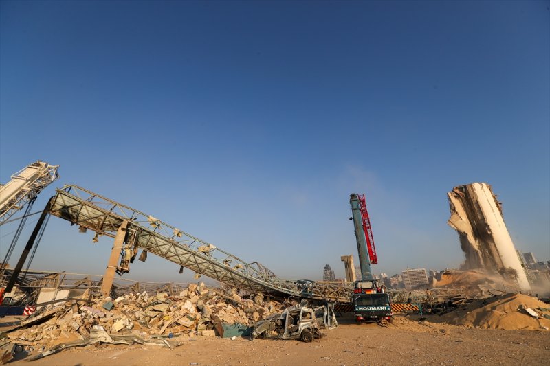 Lübnan'ın can damarı Beyrut Limanı enkaza döndü