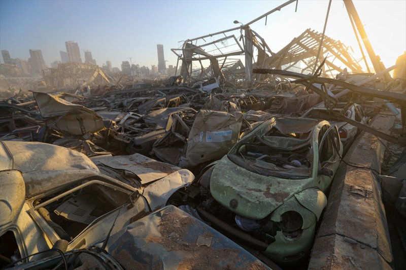 Lübnan'ın can damarı Beyrut Limanı enkaza döndü