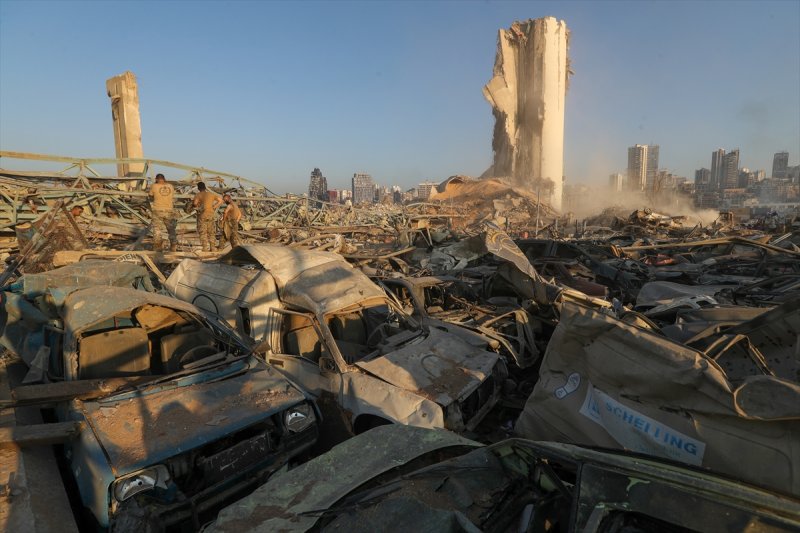 Lübnan'ın can damarı Beyrut Limanı enkaza döndü