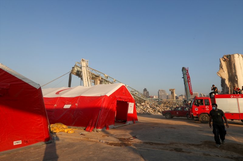Lübnan'ın can damarı Beyrut Limanı enkaza döndü