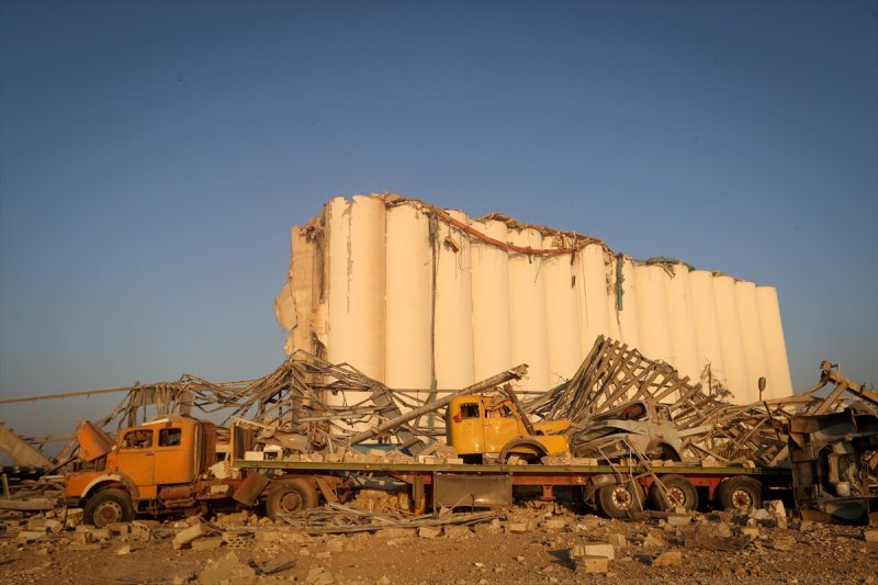 Lübnan'ın can damarı Beyrut Limanı enkaza döndü
