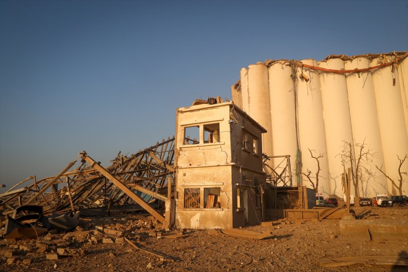 Lübnan'ın can damarı Beyrut Limanı enkaza döndü