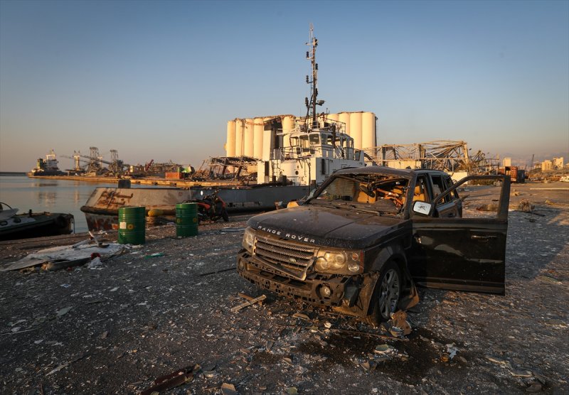 Lübnan'ın can damarı Beyrut Limanı enkaza döndü