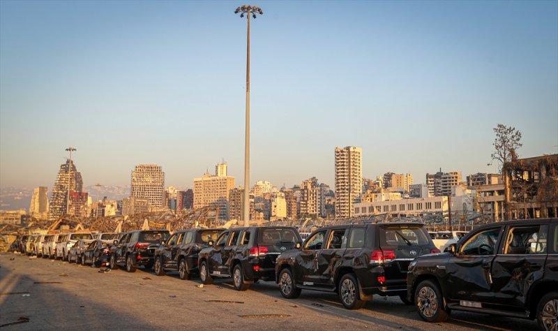 Lübnan'ın can damarı Beyrut Limanı enkaza döndü