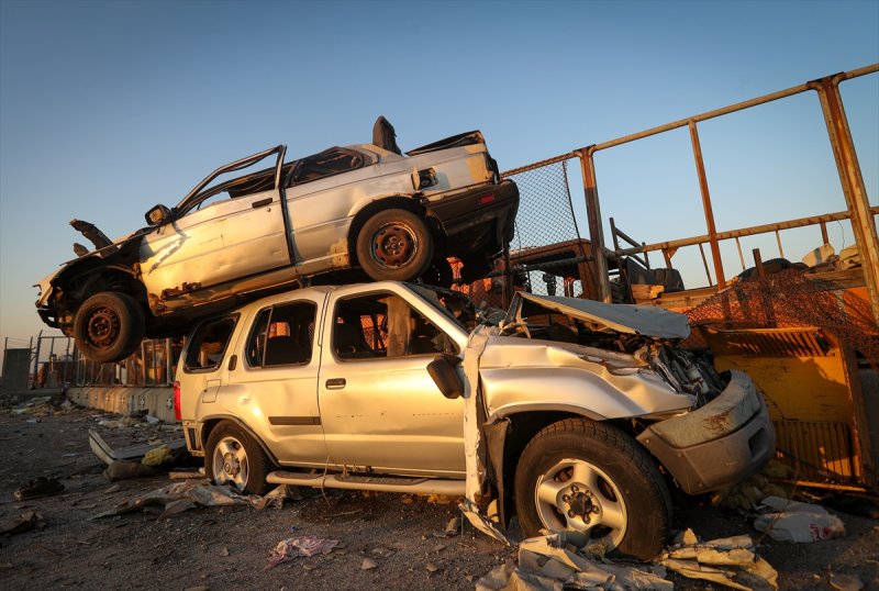 Lübnan'ın can damarı Beyrut Limanı enkaza döndü