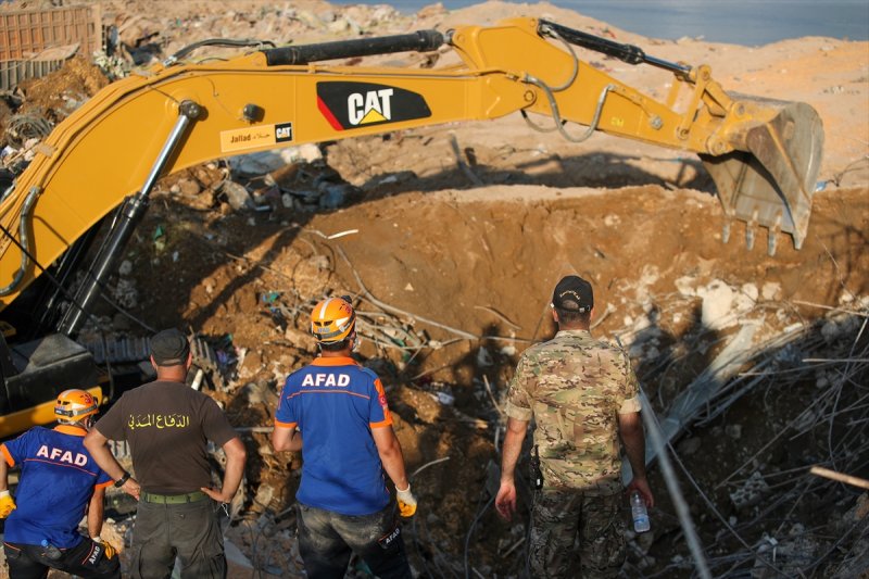Lübnan'ın can damarı Beyrut Limanı enkaza döndü