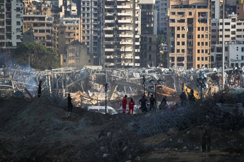 Lübnan'ın can damarı Beyrut Limanı enkaza döndü