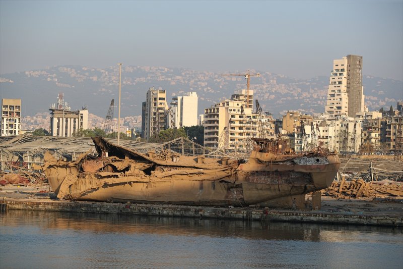 Lübnan'ın can damarı Beyrut Limanı enkaza döndü