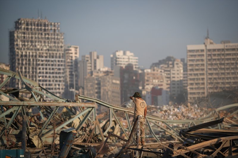 Lübnan'ın can damarı Beyrut Limanı enkaza döndü