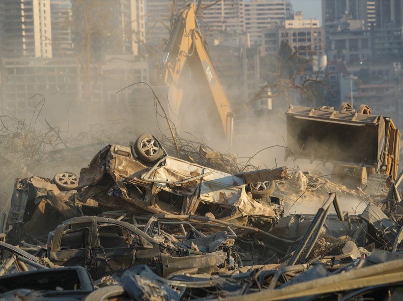 Lübnan'ın can damarı Beyrut Limanı enkaza döndü