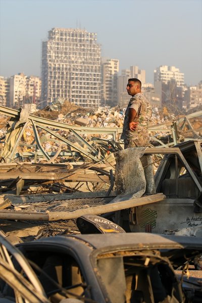 Lübnan'ın can damarı Beyrut Limanı enkaza döndü