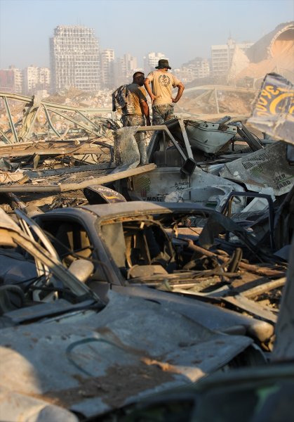 Lübnan'ın can damarı Beyrut Limanı enkaza döndü