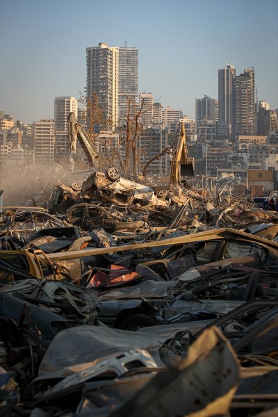 Lübnan'ın can damarı Beyrut Limanı enkaza döndü