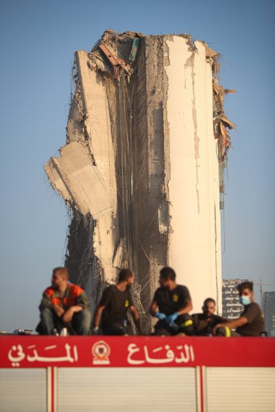 Lübnan'ın can damarı Beyrut Limanı enkaza döndü