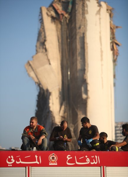 Lübnan'ın can damarı Beyrut Limanı enkaza döndü