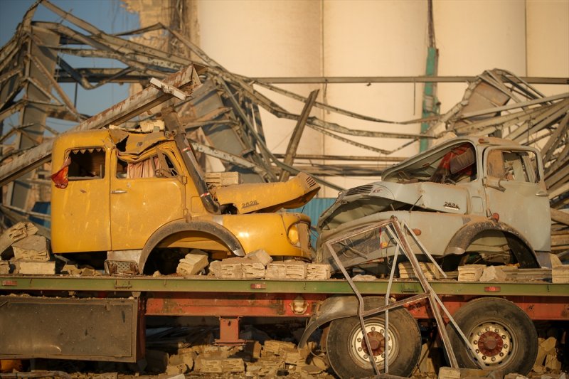 Lübnan'ın can damarı Beyrut Limanı enkaza döndü