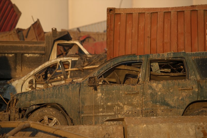 Lübnan'ın can damarı Beyrut Limanı enkaza döndü