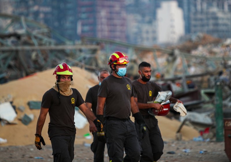 Lübnan'ın can damarı Beyrut Limanı enkaza döndü