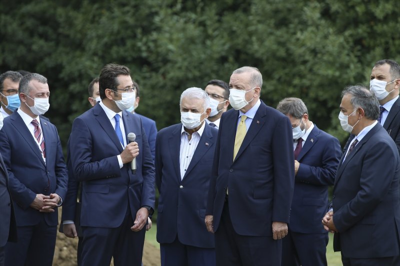 Cumhurbaşkanı Erdoğan, milli iş makinasını test etti