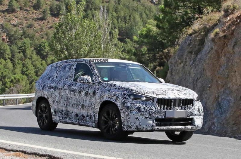 2022 BMW X1 test sırasında bir kez daha kameralara yakalandı