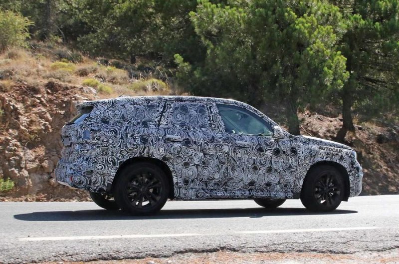 2022 BMW X1 test sırasında bir kez daha kameralara yakalandı