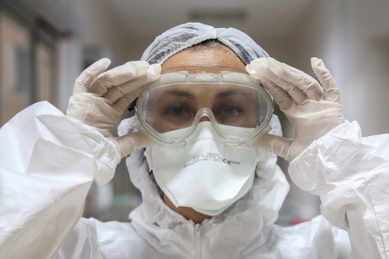 Fedakar sağlık çalışanlarının entübe hastalar için mücadelesi