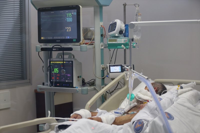 Fedakar sağlık çalışanlarının entübe hastalar için mücadelesi