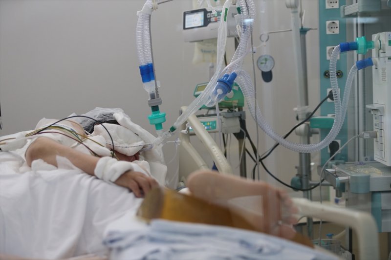 Fedakar sağlık çalışanlarının entübe hastalar için mücadelesi