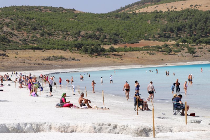 Salda Gölü�nün son ziyaretçileri