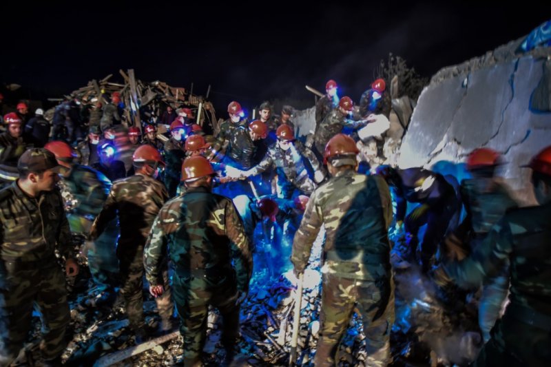 Gence'deki enkazın görüntüleri