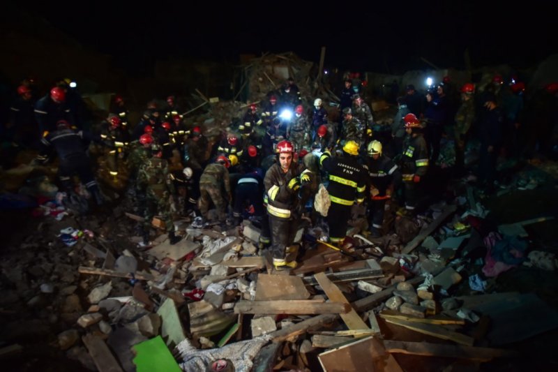 Gence'deki enkazın görüntüleri