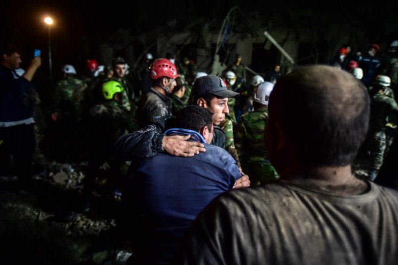 Gence'deki enkazın görüntüleri