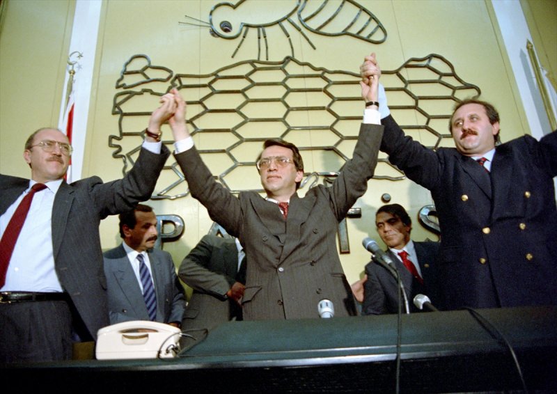 Mesut Yılmaz hayatını kaybetti