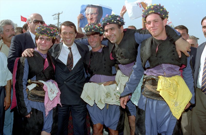 Mesut Yılmaz hayatını kaybetti