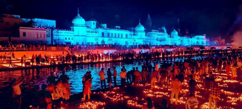 Hindistan'da Diwali Işık festivali kutlandı