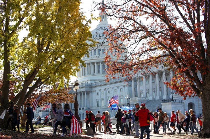 ABD'nin başkentinde yüz binlerce Trump taraftarı yürüdü