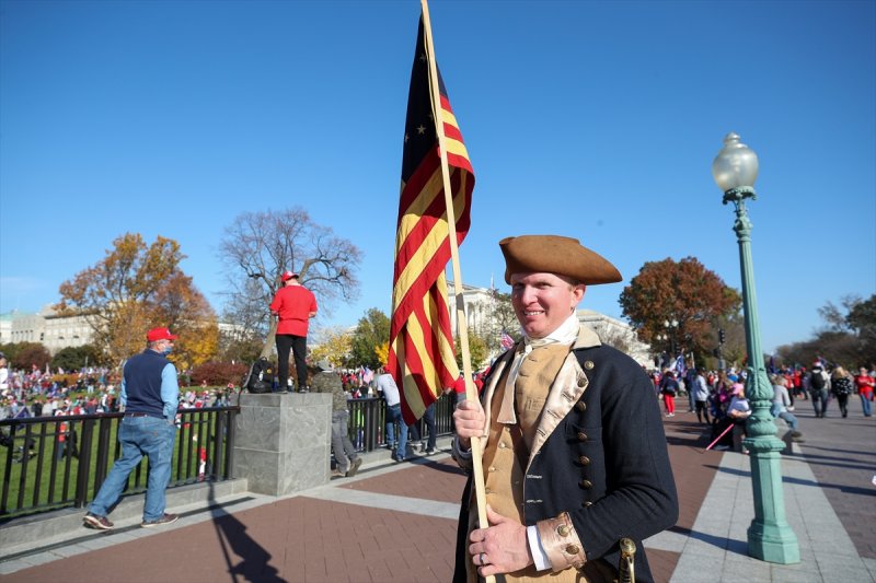 ABD'nin başkentinde yüz binlerce Trump taraftarı yürüdü