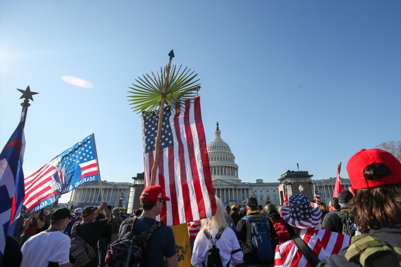 ABD'nin başkentinde yüz binlerce Trump taraftarı yürüdü