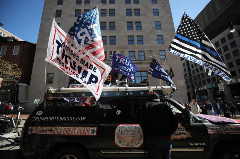 ABD'nin başkentinde yüz binlerce Trump taraftarı yürüdü